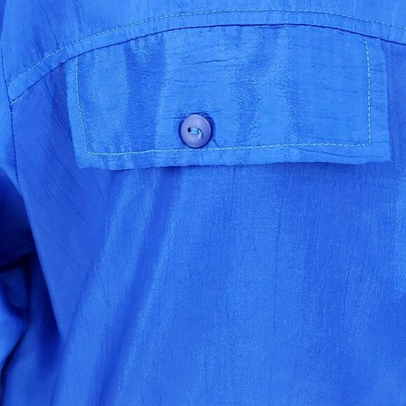 Lauren Lee, royal blue blouse, size large, front pockets. Polyester.. - Picture 3 of 12
